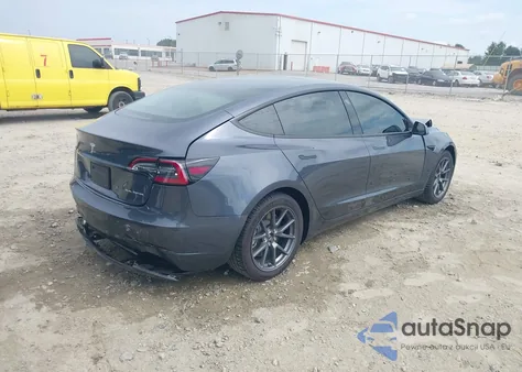 2022 Tesla Model 3 Long Range Dual Motor All-Wheel Drive z USA, uszkodzony, nr VIN 5YJ3E1EBXNF273177